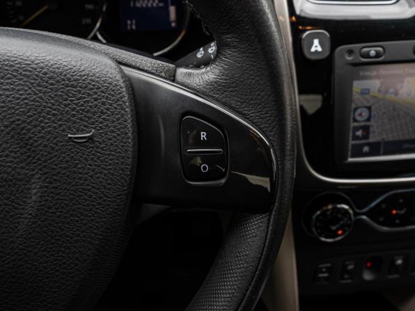 Renault Logan II с пробегом 2015 года, цена 649 000 рублей, 112222 км, седан, Автокод Объявления