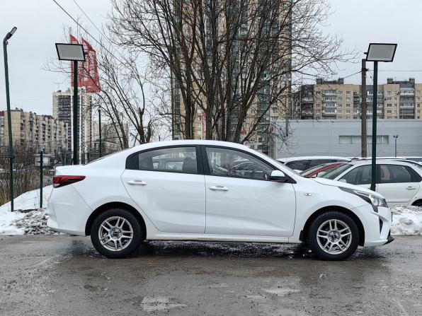 Kia Rio IV Рестайлинг с пробегом 2021 года, цена 1 229 000 рублей, 92686 км, седан, Автокод Объявления