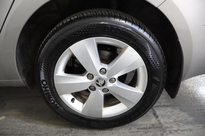 Skoda Octavia III (A7) Рестайлинг с пробегом 2020 года, цена 1 749 000 рублей, 136000 км, лифтбек, Автокод Объявления