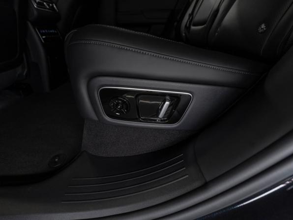 Li Auto (Lixiang) L7 I с пробегом 2023 года, цена 6 750 000 рублей, 5883 км, внедорожник, Автокод Объявления