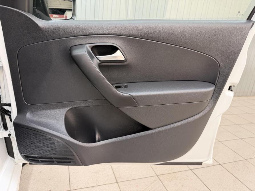Volkswagen Polo V Рестайлинг Магнитогорск  - изображение 15