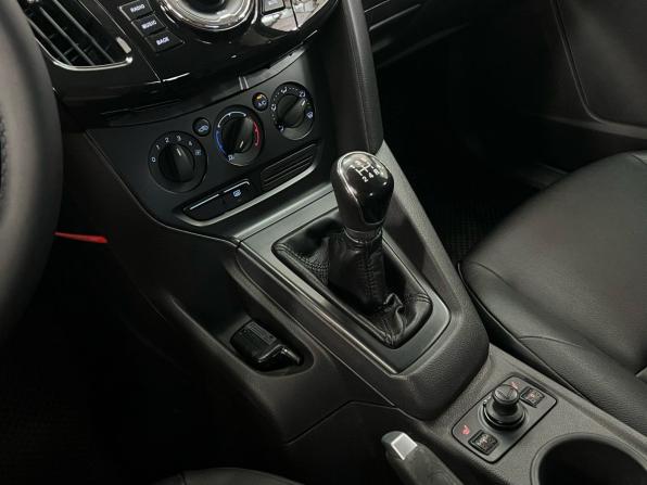 Ford Focus III с пробегом 2013 года, цена 699 000 рублей, 251797 км, хэтчбек, Автокод Объявления