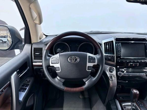 Toyota Land Cruiser 200 Series Рестайлинг 1 с пробегом 2014 года, цена 5 290 000 рублей, 180045 км, внедорожник, Автокод Объявления