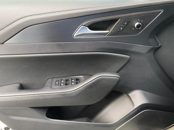 Hongqi H5 I с пробегом 2022 года, цена 1 859 000 рублей, 48020 км, седан, Автокод Объявления