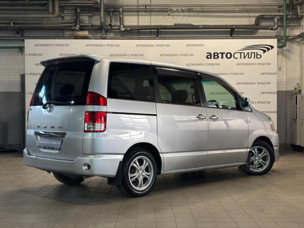Toyota Noah I (R60) с пробегом 2005 года, цена 649 000 рублей, 335062 км, минивэн, Автокод Объявления