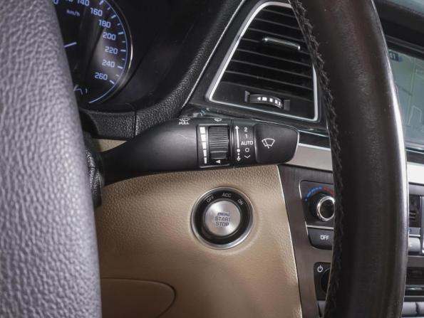 Hyundai Genesis II с пробегом 2014 года, цена 1 690 000 рублей, 257085 км, седан, Автокод Объявления