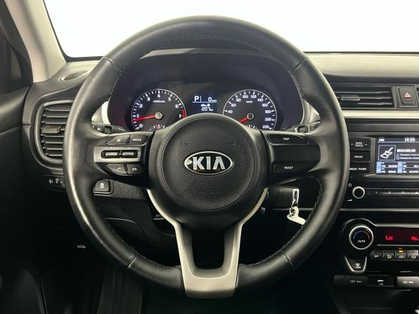 Kia Rio IV Рестайлинг с пробегом 2021 года, цена 1 657 000 рублей, 60494 км, седан, Автокод Объявления