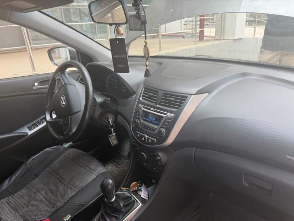 Hyundai Solaris I с пробегом 2014 года, цена 957 000 рублей, 114000 км, хэтчбек, Автокод Объявления