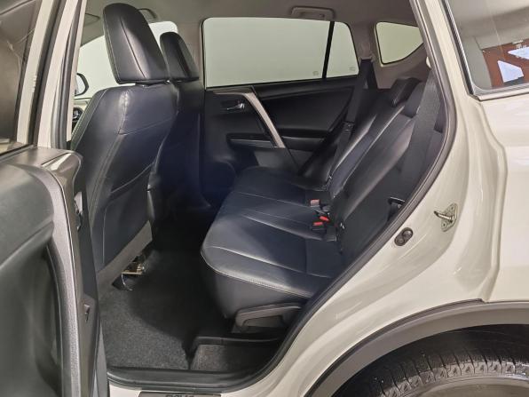 Toyota RAV4 IV (XA40) Рестайлинг с пробегом 2018 года, цена 2 125 000 рублей, 205780 км, внедорожник, Автокод Объявления