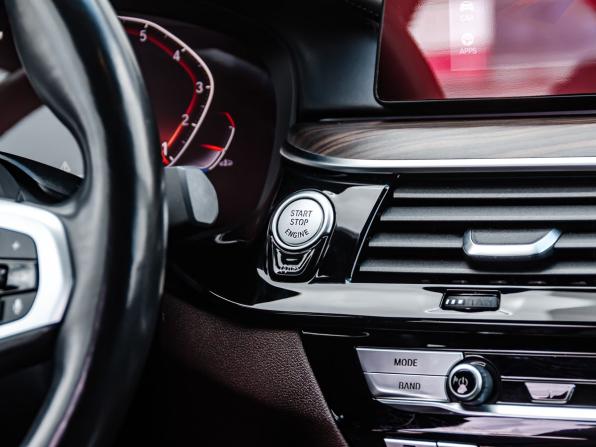 BMW 5 серии VII (G30/G31/G38) Рестайлинг с пробегом 2020 года, цена 4 500 000 рублей, 59007 км, седан, Автокод Объявления