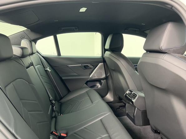BMW 5 серии VIII (G60/G61/G68) с пробегом 2025 года, цена 9 250 000 рублей, 6220 км, седан, Автокод Объявления