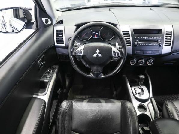Mitsubishi Outlander II Рестайлинг с пробегом 2010 года, цена 1 049 900 рублей, 371000 км, внедорожник, Автокод Объявления
