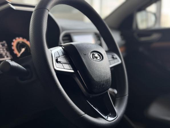 Lada (ВАЗ) Vesta I Рестайлинг (NG) с пробегом 2024 года, цена 1 299 000 рублей, 9856 км, седан, Автокод Объявления
