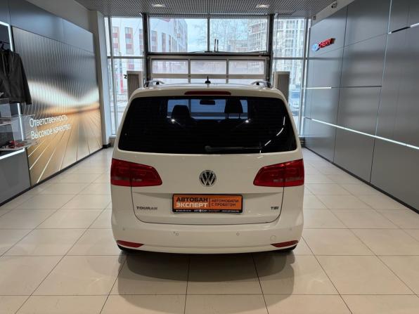 Volkswagen Touran I Рестайлинг 2 с пробегом 2012 года, цена 884 000 рублей, 174000 км, компактвэн, Автокод Объявления