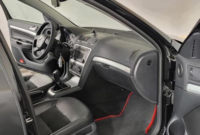 Skoda Octavia II (A5) Рестайлинг с пробегом 2012 года, цена 1 135 000 рублей, 206522 км, универсал, Автокод Объявления