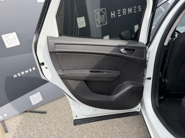 Renault Arkana I с пробегом 2020 года, цена 1 449 000 рублей, 98270 км, внедорожник, Автокод Объявления
