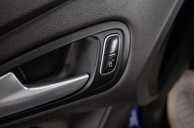 Ford Focus III Рестайлинг с пробегом 2015 года, цена 999 000 рублей, 174280 км, хэтчбек, Автокод Объявления