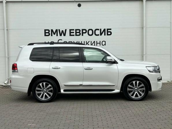 Toyota Land Cruiser 200 Series Рестайлинг 2 с пробегом 2018 года, цена 6 799 000 рублей, 190000 км, внедорожник, Автокод Объявления