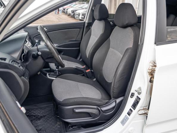 Hyundai Solaris I с пробегом 2014 года, цена 920 000 рублей, 122133 км, хэтчбек, Автокод Объявления