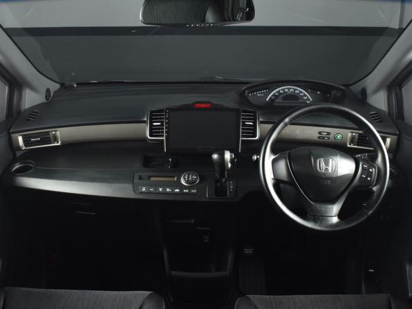 Honda Freed I Рестайлинг с пробегом 2012 года, цена 1 044 995 рублей, 185479 км, компактвэн, Автокод Объявления