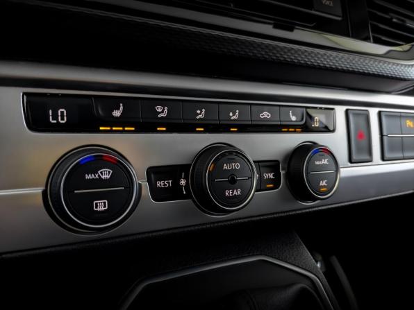 Volkswagen Multivan T6 Рестайлинг с пробегом 2021 года, цена 5 350 000 рублей, 94113 км, минивэн, Автокод Объявления