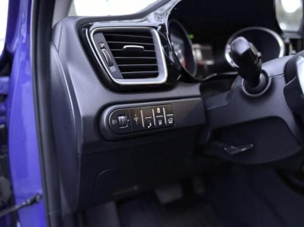 Kia Ceed III с пробегом 2021 года, цена 1 900 000 рублей, 74800 км, универсал, Автокод Объявления