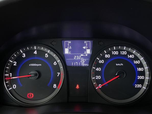 Hyundai Solaris I Рестайлинг с пробегом 2015 года, цена 950 000 рублей, 117116 км, хэтчбек, Автокод Объявления
