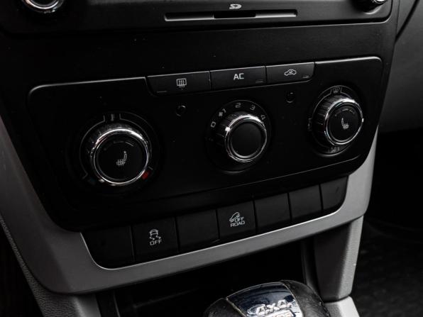 Skoda Yeti I с пробегом 2012 года, цена 1 035 000 рублей, 179645 км, внедорожник, Автокод Объявления