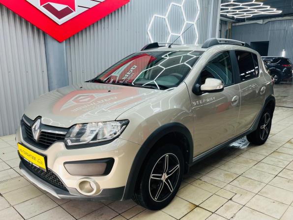 Renault Sandero II с пробегом 2017 года, цена 1 000 000 рублей, 53740 км, хэтчбек, Автокод Объявления