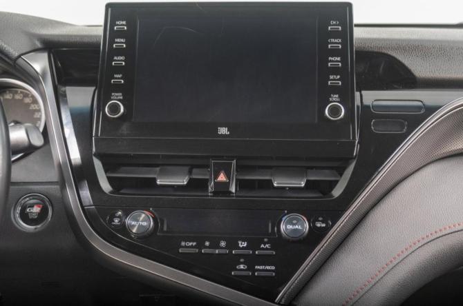 Toyota Camry VIII (XV70) Рестайлинг с пробегом 2021 года, цена 3 399 000 рублей, 218000 км, седан, Автокод Объявления