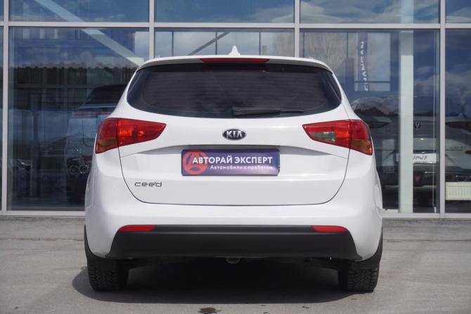 Kia Ceed II Рестайлинг с пробегом 2018 года, цена 1 295 000 рублей, 202648 км, универсал, Автокод Объявления