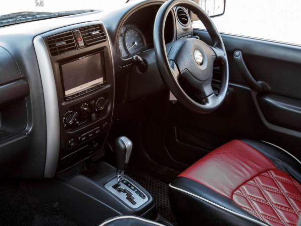 Suzuki Jimny III Рестайлинг 2 с пробегом 2013 года, цена 1 100 000 рублей, 90154 км, внедорожник, Автокод Объявления
