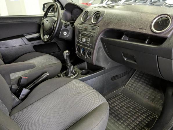 Ford Fusion I Рестайлинг с пробегом 2006 года, цена 449 500 рублей, 164000 км, хэтчбек, Автокод Объявления