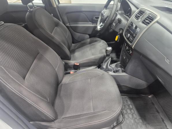 Renault Logan II Рестайлинг с пробегом 2022 года, цена 1 060 000 рублей, 82293 км, седан, Автокод Объявления