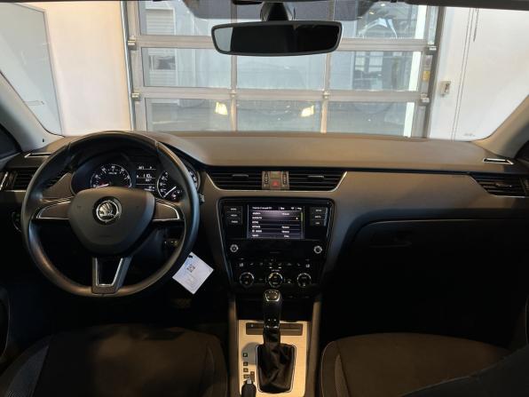 Skoda Octavia III (A7) Рестайлинг с пробегом 2017 года, цена 1 600 000 рублей, 159477 км, лифтбек, Автокод Объявления