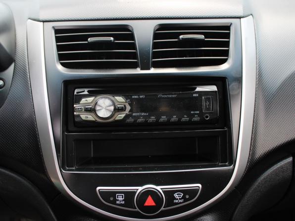 Hyundai Solaris I с пробегом 2011 года, цена 649 000 рублей, 131610 км, седан, Автокод Объявления
