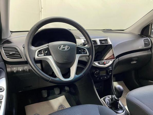 Hyundai Solaris I с пробегом 2011 года, цена 665 000 рублей, 140437 км, седан, Автокод Объявления