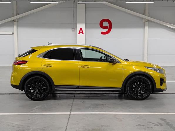 Kia XCeed I с пробегом 2021 года, цена 2 100 000 рублей, 121200 км, хэтчбек, Автокод Объявления