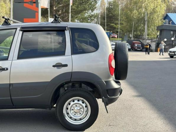 Chevrolet Niva I Рестайлинг с пробегом 2018 года, цена 825 000 рублей, 95726 км, внедорожник, Автокод Объявления