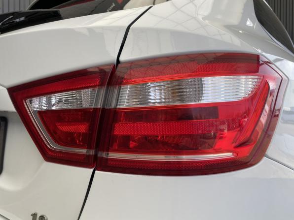Lada (ВАЗ) Vesta I с пробегом 2018 года, цена 997 000 рублей, 106389 км, универсал, Автокод Объявления