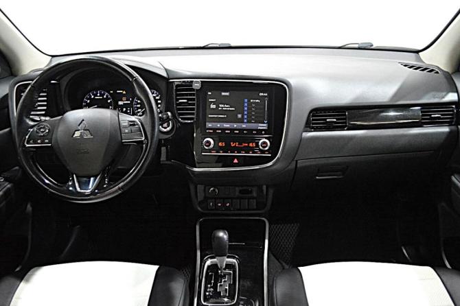 Mitsubishi Outlander III Рестайлинг 3 с пробегом 2021 года, цена 2 300 000 рублей, 112800 км, внедорожник, Автокод Объявления