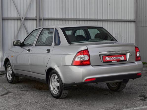 Lada (ВАЗ) Priora I с пробегом 2009 года, цена 330 000 рублей, 215040 км, седан, Автокод Объявления