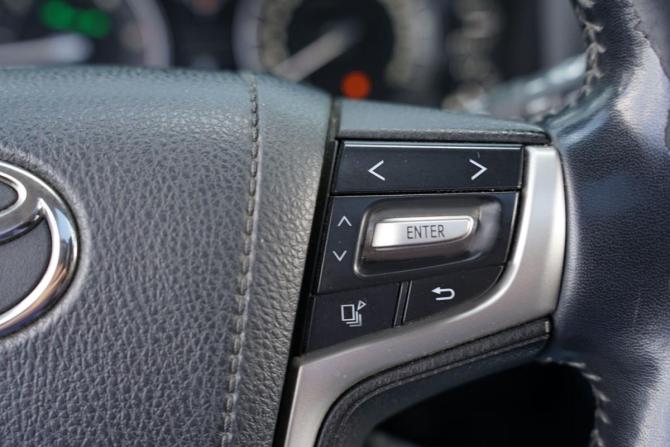 Toyota Land Cruiser 200 Series Рестайлинг 2 с пробегом 2015 года, цена 5 350 000 рублей, 229000 км, внедорожник, Автокод Объявления