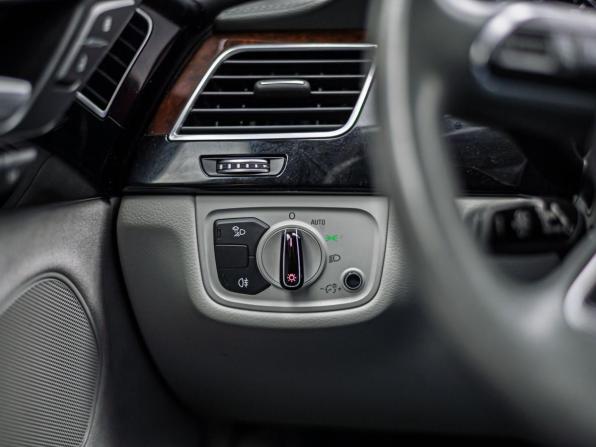 Audi A8 III (D4) Рестайлинг с пробегом 2013 года, цена 2 200 000 рублей, 105887 км, седан, Автокод Объявления