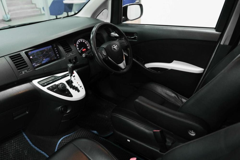 Toyota ISis I Рестайлинг Казань  - изображение 23