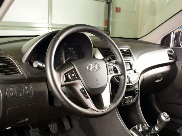Hyundai Solaris I Рестайлинг с пробегом 2015 года, цена 935 995 рублей, 147793 км, седан, Автокод Объявления