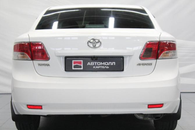 Toyota Avensis III с пробегом 2011 года, цена 1 099 000 рублей, 198213 км, седан, Автокод Объявления