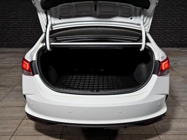 Hyundai Solaris II Рестайлинг с пробегом 2021 года, цена 1 670 000 рублей, 39698 км, седан, Автокод Объявления