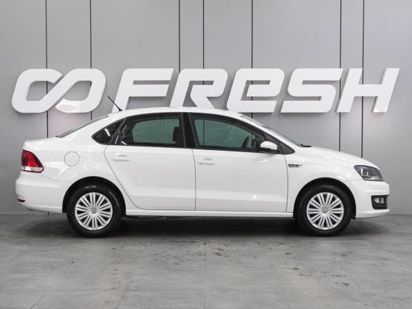 Volkswagen Polo V Рестайлинг с пробегом 2015 года, цена 1 166 000 рублей, 83778 км, седан, Автокод Объявления