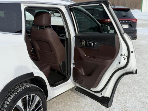 Chery Tiggo 8 Pro Plug-in Hybrid с пробегом 2023 года, цена 2 625 000 рублей, 17161 км, внедорожник, Автокод Объявления